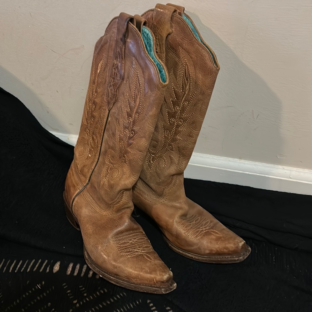 These Corral Vintage Leather Boots Are A Wow!